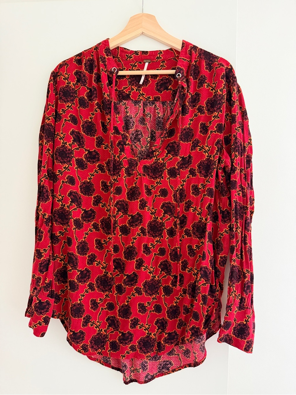 Free People Red Floral Long-Sleeve V-Neck Blouse Size M
